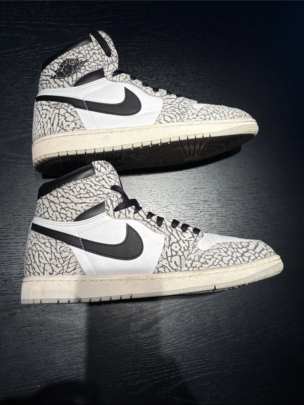 Nike Air Jordan 1 Retro High-Top Basketball in White, Gray and Black Leather